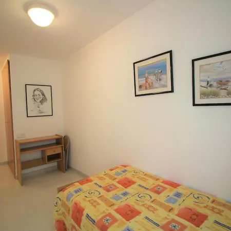 Apartment Amplio Y Luminoso En Grifeu, Terraza, Jardin Y A 200m De La Playa - Es-228-155