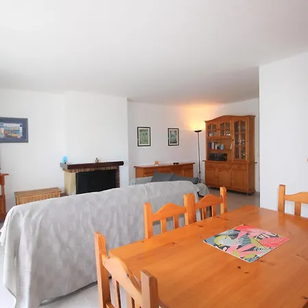 Apartment Amplio Y Luminoso En Grifeu, Terraza, Jardin Y A 200m De La Playa - Es-228-155