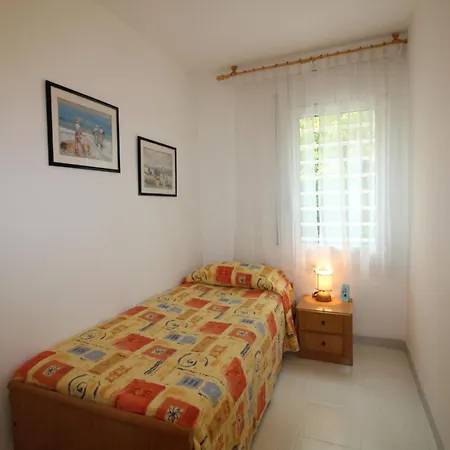 Apartment Amplio Y Luminoso En Grifeu, Terraza, Jardin Y A 200m De La Playa - Es-228-155 Llanca