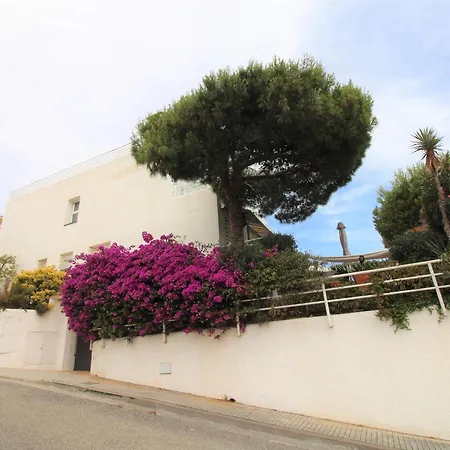 Apartament Amplio Y Luminoso En Grifeu, Terraza, Jardin Y A 200m De La Playa - Es-228-155 *