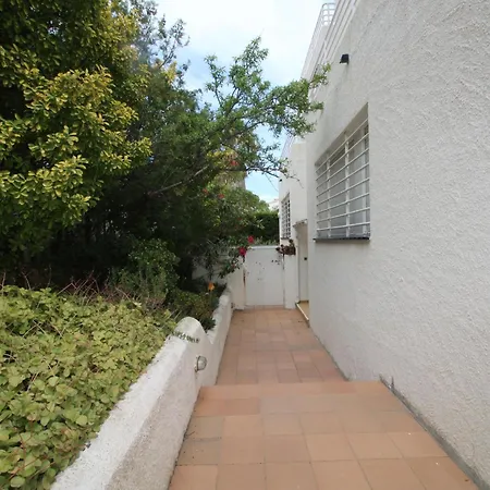 Amplio Y Luminoso En Grifeu, Terraza, Jardin Y A 200m De La Playa - Es-228-155 Apartament